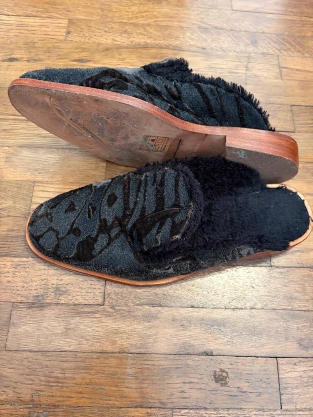 FREE PEOPLE Faux Shoes VELVET BLACK SIZE 7 - Picture 5 of 10